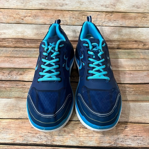 Athletic_Shoes